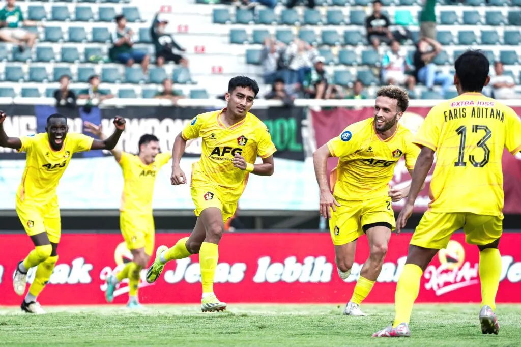 Persik Kediri Lepas 4 Pemain Jelang Latihan Perdana Musim Ini Foto : Ze Valente dan rekan setimnya di Persik Kediri saat merayakan gol di Liga 1 (c)mediapersikkediri