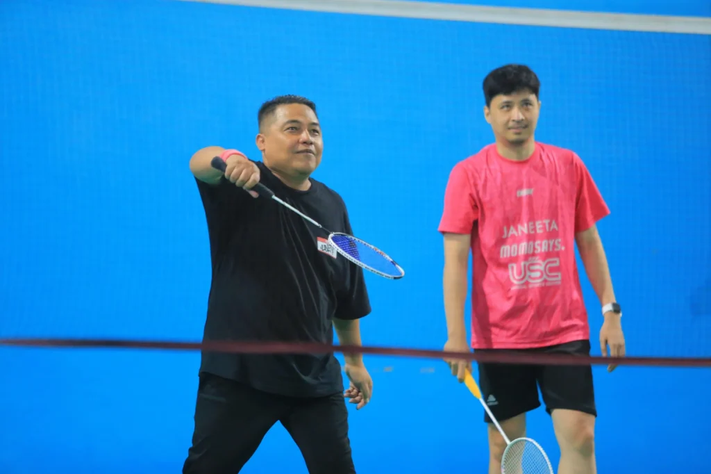 Nenjap One Sportcenter, Surganya Fasilitas Olahraga di Kepanjen Oneng Sugiarta saat berlatih bulutangkis di lapangan Nenjap One Sportcenter. (C) nenjapone