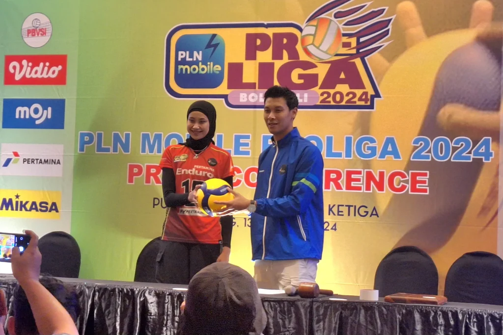 Jadi Tuan Rumah, Jakarta Pertamina Kejar Tiket Final Four Proliga 2024 Foto : kapten tim putra dan putri Jakarta Pertamina siap tampil lugas di Proliga Seri Malang (c)bimaswara