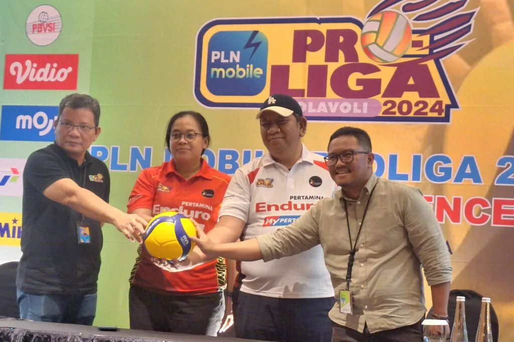 Jadi Tuan Rumah, Jakarta Pertamina Kejar Tiket Final Four Proliga 2024 Foto : Wakil Direktur Proliga, Reginald Nerwan (kiri) bersama panpel siap sukseskan Seri Malang (c)bimaswara