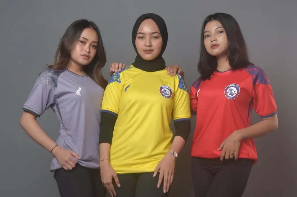 Arema FC Beri Sentuhan Klasik Pada Jersey Pramusim Liga 1 Foto : Jersey Arema FC yang khusus untuk kiper selama pramusim Liga 1 (c)mediaaremafc