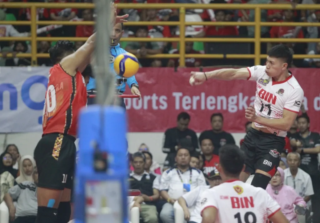 PLN Mobile Proliga 2024 : Bank Sumsel Babel Dipaksa Bermain Lima Set Aksi pemain Bank Sumsel Babel di PLN Mobile Proliga. (C) proliga