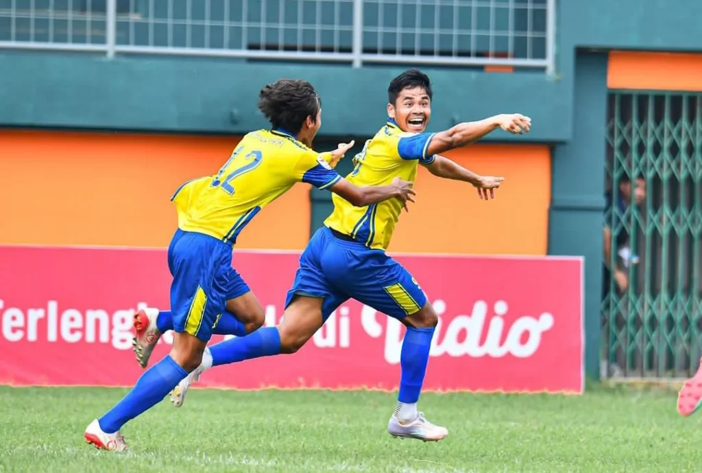 Hasil Liga 3 Babak 8 Besar : Enam Tim Lolos, Persekabpas dan Tornado Gagal Striker Persikota Andi Sitepu merayakan golnya di pertandingan babak 8 Besar Liga 3. (C) instagram Persikota.
