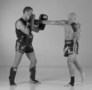 Ini 9 Teknik Dasar Muay Thai yang Perlu Kamu Pelajari Cross Muay Thai