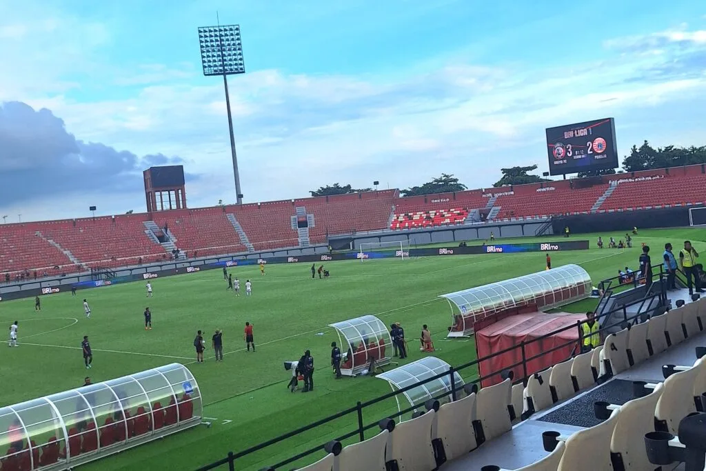 10 Klub Kontestan Liga 1 Jadi Musafir Selama Agustus Foto : Arema FC menjamu Persija di Stadion Kapten I Wayan Dipta (c)bimaswara