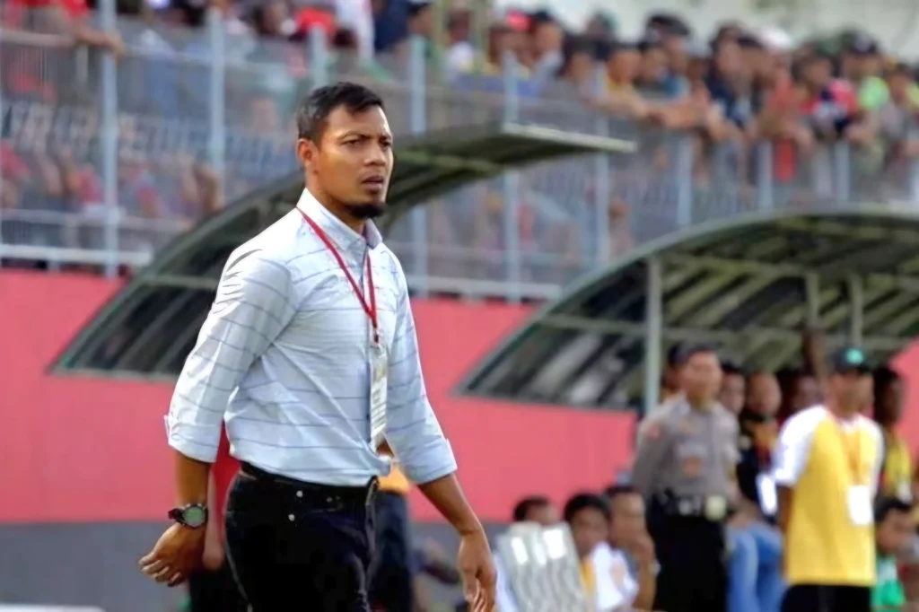 Bursa Transfer Liga 2 : Deltras FC Kencangkan Persiapan Usai Tunjuk Bejo Sugiantoro Foto : Bejo Sugiantoro saat melatih Persik Kediri (c)bolasport.com