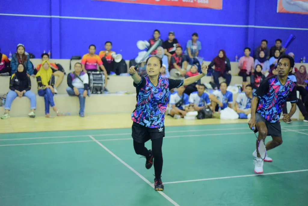 PORSSAT 2024 Ajang Olahraga Terbesar Alfamart, 600 Karyawan Berkumpul Di Malang Aksi karyawan Alfamart dalam ajang PORSSAT 2024. Foto: dok porssat 2024