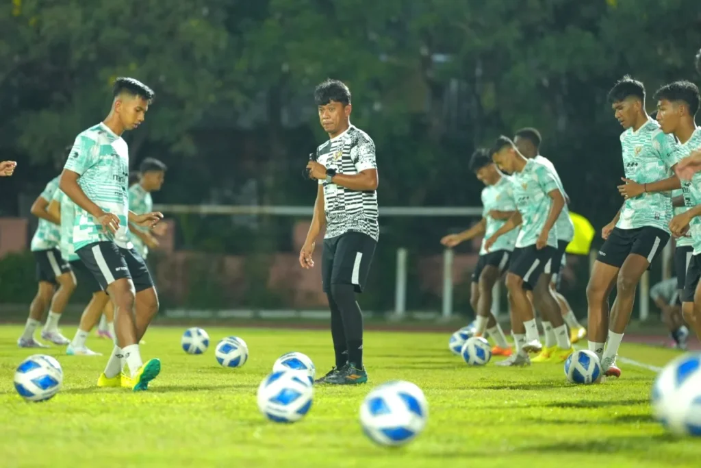 Timnas U-19 Tak Mau Target Muluk Di ASEAN Cup Foto : Timnas U-19 dalam sesi latihan (c)pssi.org