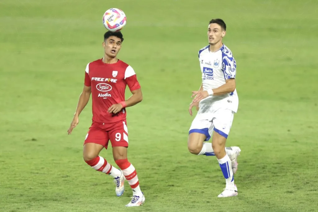 Review Pekan 2 Liga 1 : PSM Unggul Fair Play, Persaingan Top Skorer Memanas Foto : Derbi Jateng antara Persis Solo vs PSIS Semarang (c)mediapersissolo