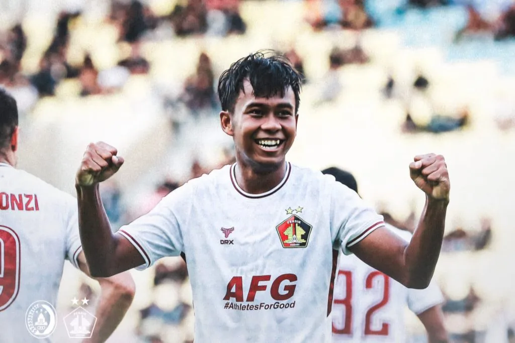 Raih 3 Poin, Pelatih Persik Bicara Soal Gol Hasil VAR Foto : selebrasi gol Supriadi (c)Xpersikkediri