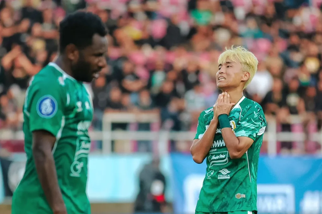 Kerasnya Perjuangan PSS Sleman, Raih Hasil Imbang Masih Minus 2 Poin Foto : ekspresi Chang Jin Moon dan Ricky Cawor saat peluang PSS Sleman gagal jadi gol (c)Xpssleman