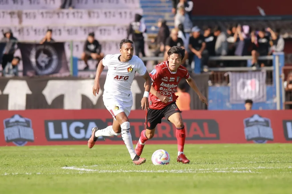 Laga Home Perdana BRI Liga 1, Persik Kediri Alami Kekalahan Dari Bali United Aksi Rohit Chand saat laga perdana Persik Kediri melawan Bali United. Foto: mediapersik