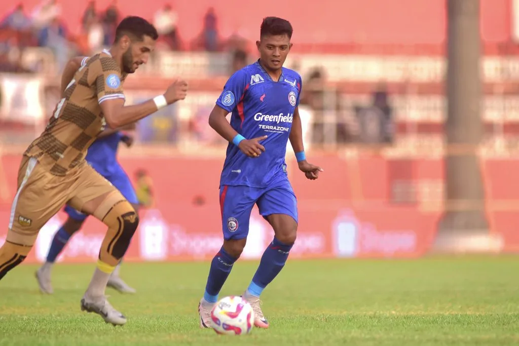 Preview Pekan 2 Liga 1: Persis Jalani Derbi, Dominasi Tim Musafir Foto : Dedik Setiawan saat laga Arema FC vs Dewa United di Blitar (c)cristiano