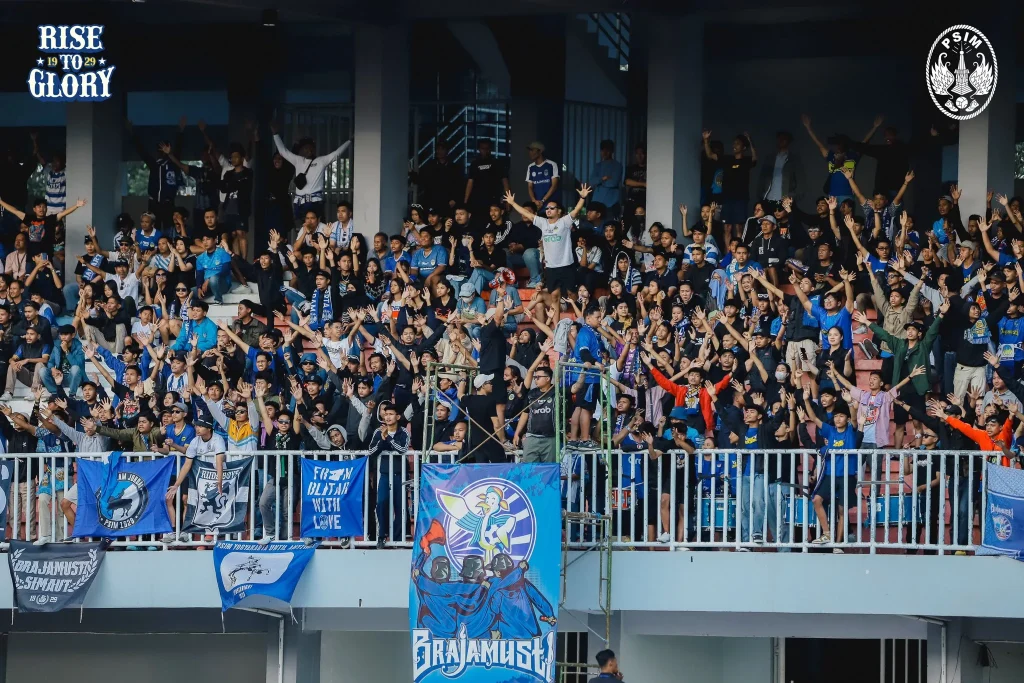 Preview Pekan 2 Liga 2 : Kans Bhayangkara FC Dan Tim Unggulan Tabung Angka Foto : atmosfer suporter PSIM di Stadion Mandala Krida Yogyakarta (c)XPSIMJOGJA
