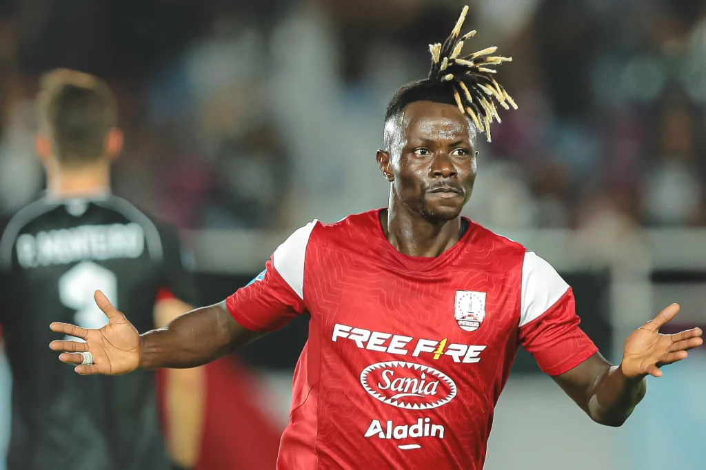 Review Pekan 4 Liga 1: Persebaya Ke Papan Atas, Penyerang Asing Dominan Foto : Moussa Sidibe jadi pembeda hasil akhir Persis Solo (c)Xpersisofficial