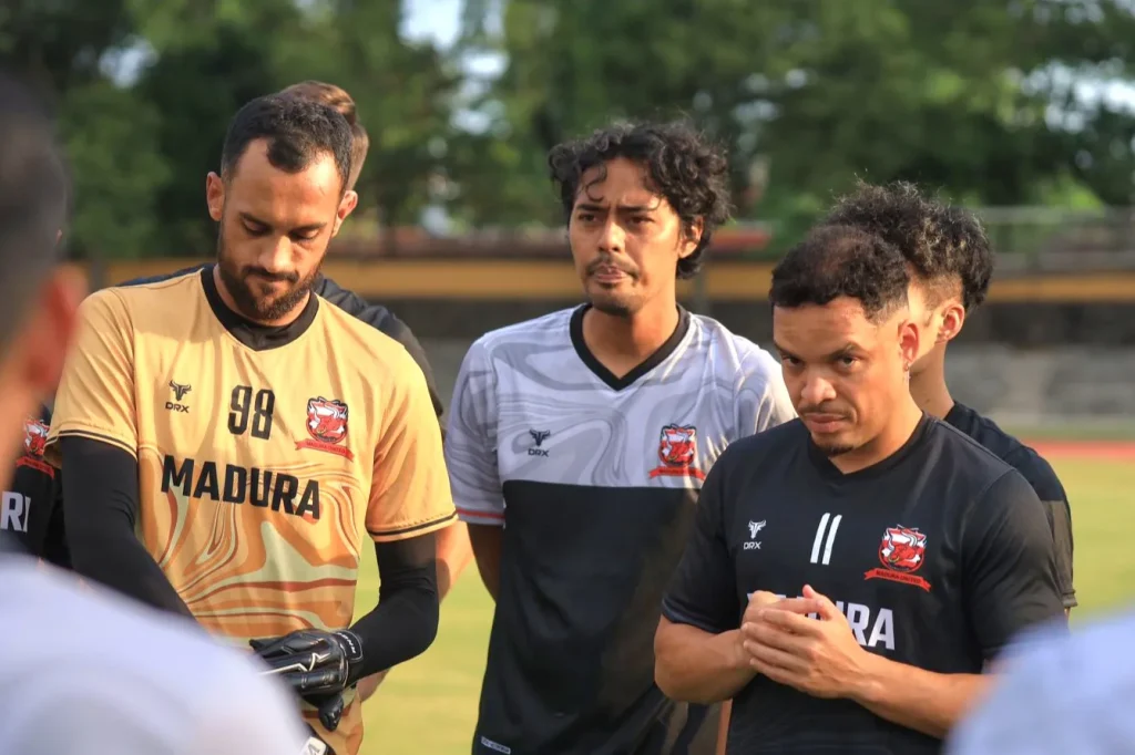 Arungi Pekan 5, Madura United Pastikan Tanpa Pelatih Kepala Foto : FX Yanuar Wahyu dalam sesi latihan tim (c)mediamaduraunited