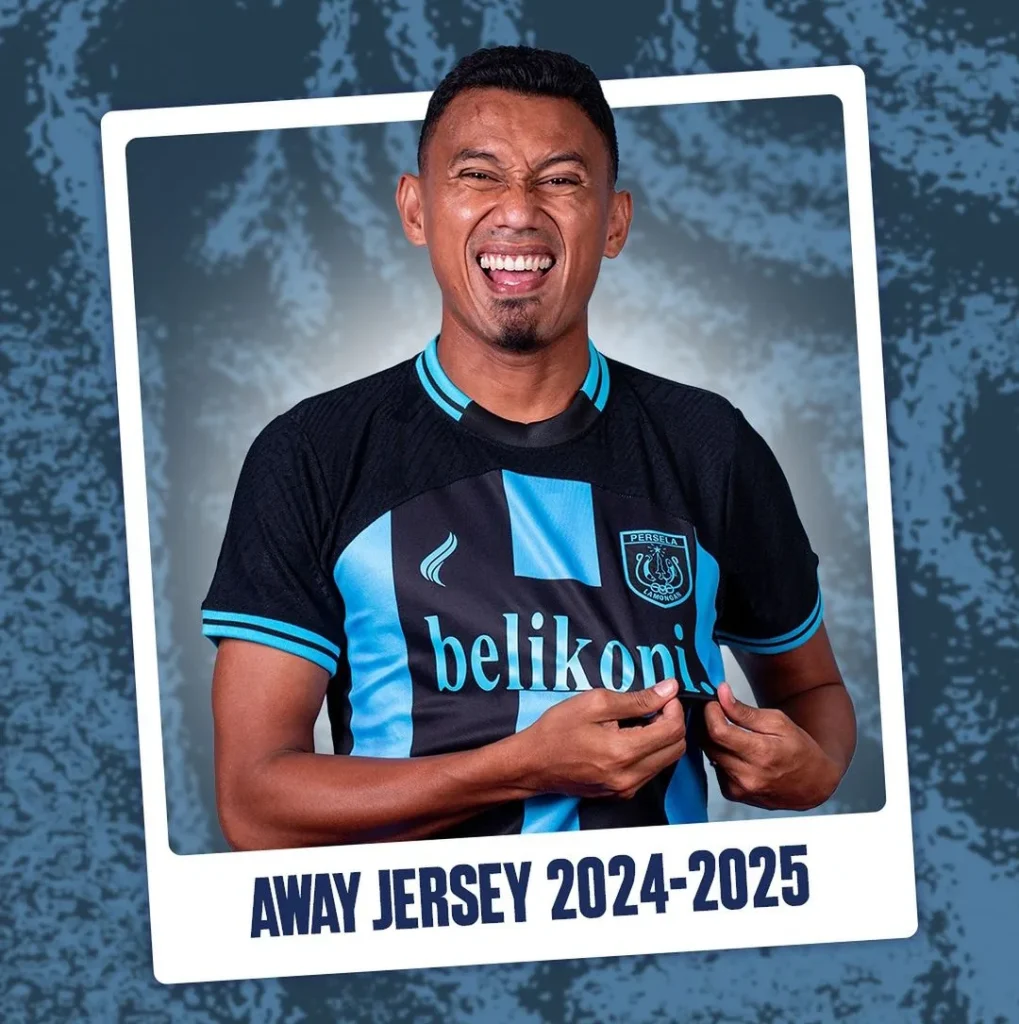 Efek Jersey Baru, Persela Lamongan Menang Tipis 1-0 di Jayapura Penampakan jersey away Persela Lamongan produksi Etams. Foto: instagram Persela