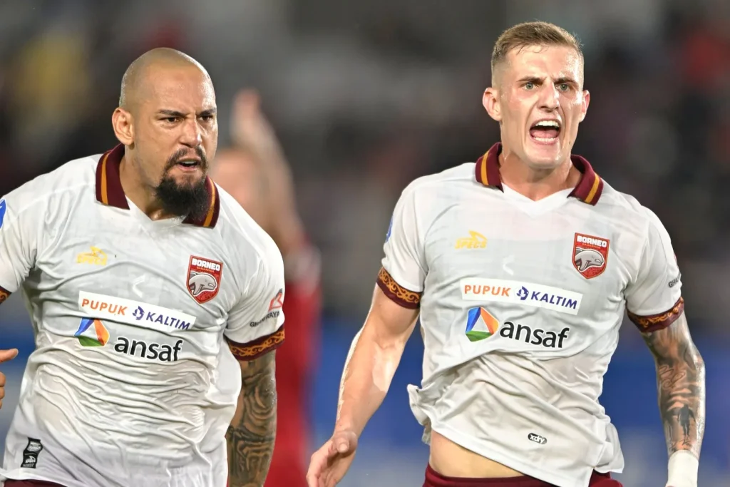 Tanpa Pelatih, Persis Justru Pungkasi Tren Buruk Di Liga 1 Foto : selebrasi gol Gabriel Furtado dan Leonardo Gaucho (c)XBorneoSMR