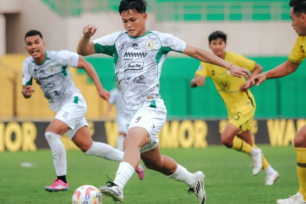 Review Pekan 8 Liga 1 : Bali United Kudeta, Kartu Merah Berjatuhan Foto : aksi Hokky Caraka tentukan kemenangan PSS Sleman (c)XPSSleman