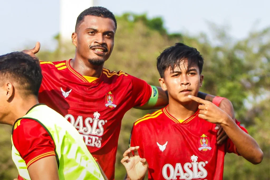 Adhyaksa FC Buka Kans 3 Besar, Persijap Mengamuk Foto : selebrasi gol Rosalvo Junior (c)XPersijap