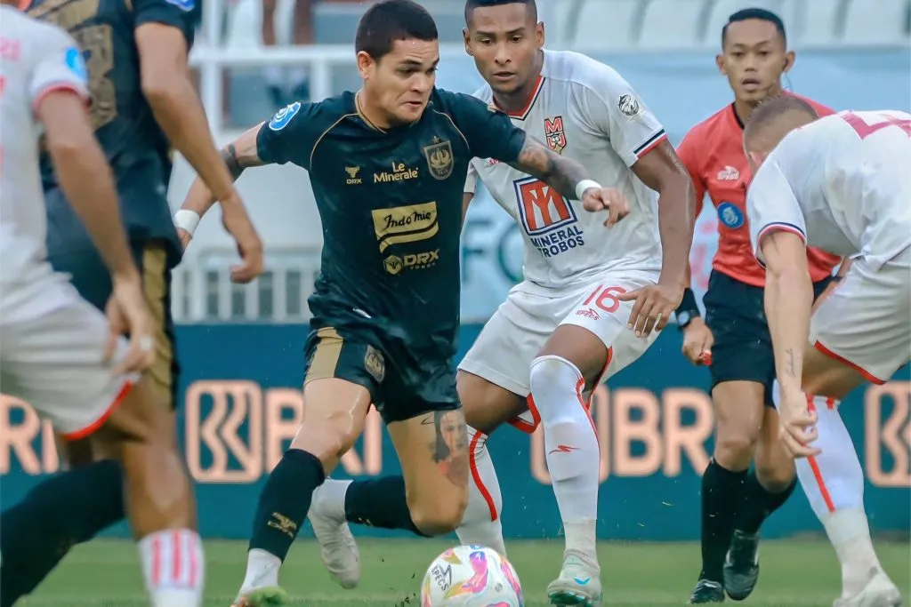 Review Pekan 16 Liga 1: Persib Intip Juara Paruh Musim, Gustavo Tersubur Foto (c)Xpsisofficial