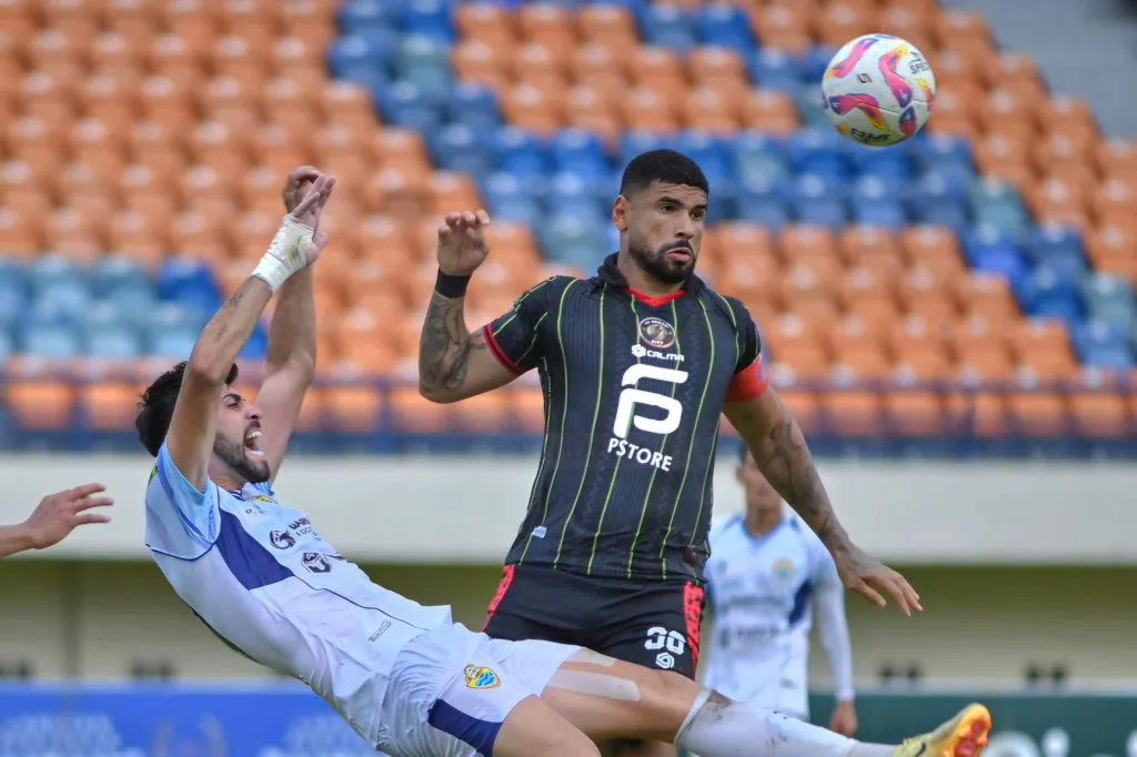 Review Pekan 16 Liga 2: Persiraja Lolos, Persela Di Ambang 8 Besar Foto : Renan Alves berperan krusial bagi FC Bekasi City (c)ligaindonesiabaru.com