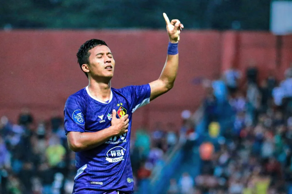 Review Pekan 15 Liga 1: Persib Melesat, Madura United Makin Rungkad Foto : Mohammad Khanafi jadi penentu 3 poin Persik Kediri (c)media-persik