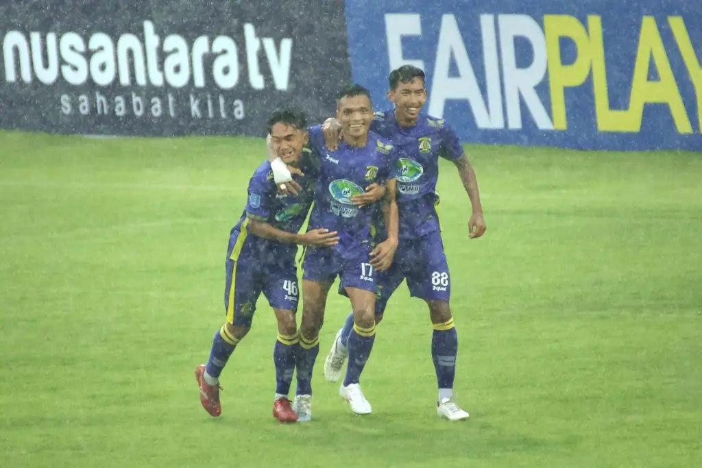 Review Pekan 2 Liga Nusantara: Striker Berpengalaman Mulai Ambil Peran Foto : striker senior Ferdinan Sinaga mulai memberi efek positif bagi Persiba Balikpapan (c)ligaindonesiabaru.com