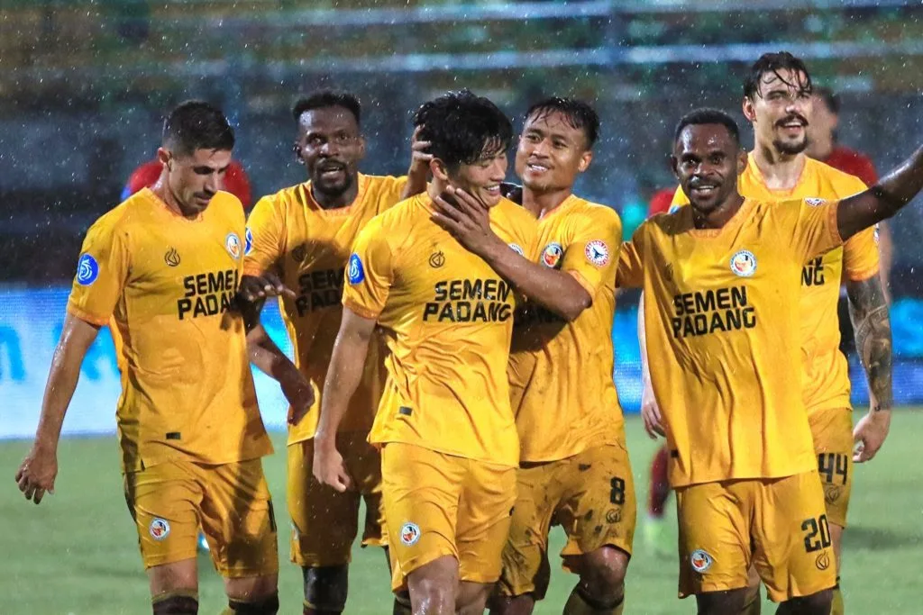 Semen Padang Pungkasi Tren Buruk Di Madura Foto : selebrasi gol Ryohei Michibuchi (c)instagram-semenpadangfcid