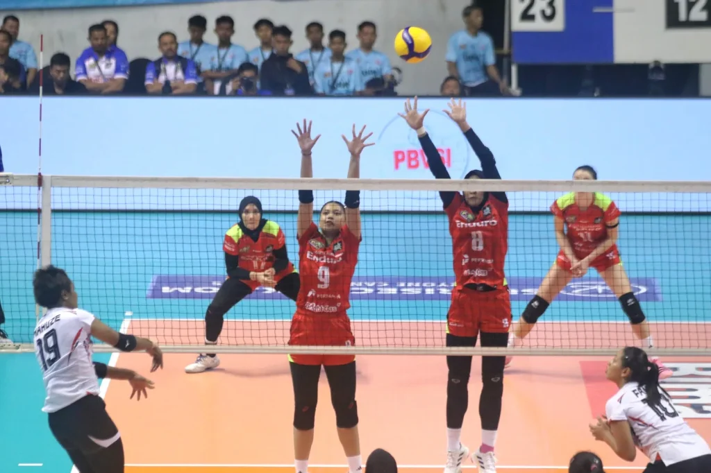 Hasil Proliga: Popsivo Tangguh, Bandung BJB Buka Kans Foto : aksi block pemain Jakarta Pertamina Enduro (c)mediaproliga