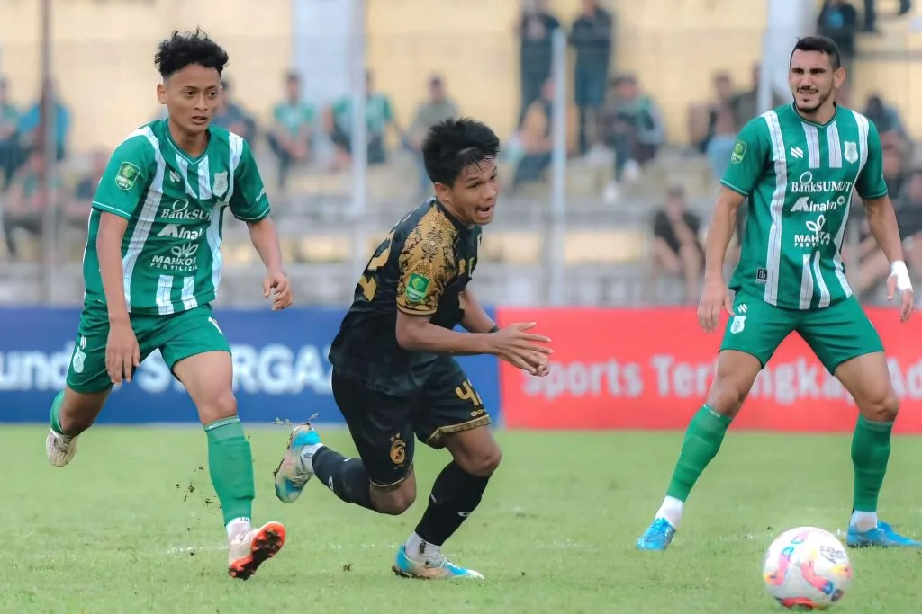 Review Pekan 18 Liga 2: PSIM Lolos 8 Besar, Rusuh Di Sidoarjo Foto (c)official_psmsmedan