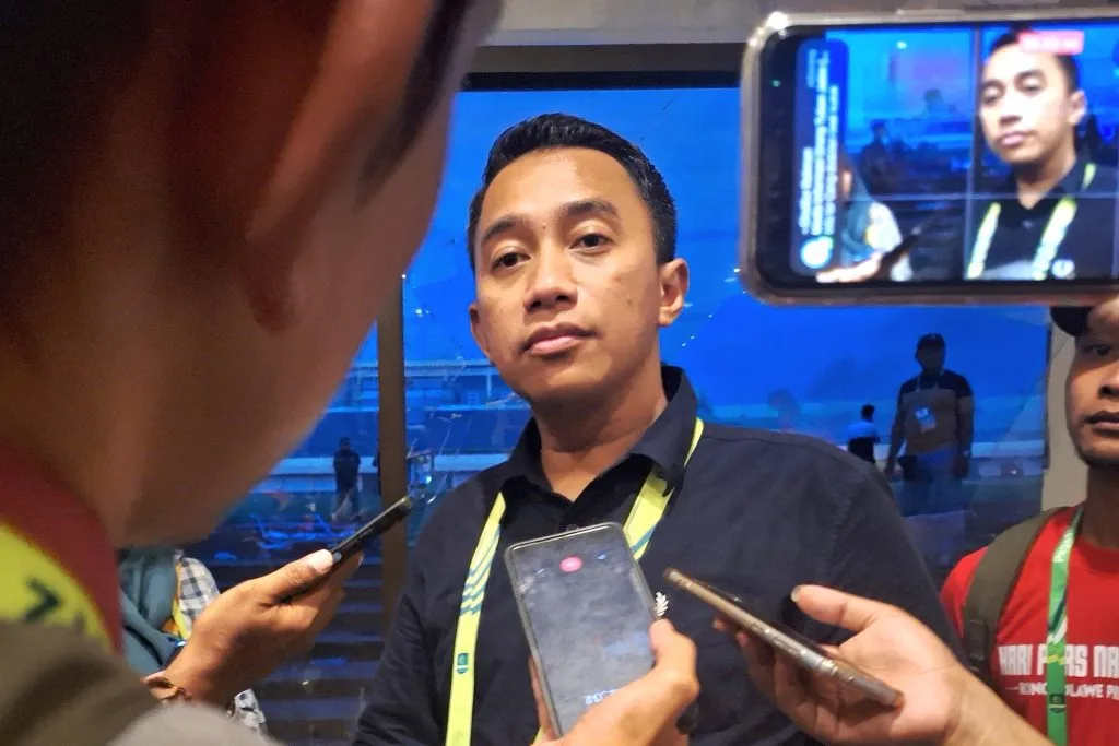Persela Tanggung Jawab Usai Rusuh Suporter Di Tuban Foto : Manajer Persela, Fariz Julinar Maurisal (c)iansetiawan