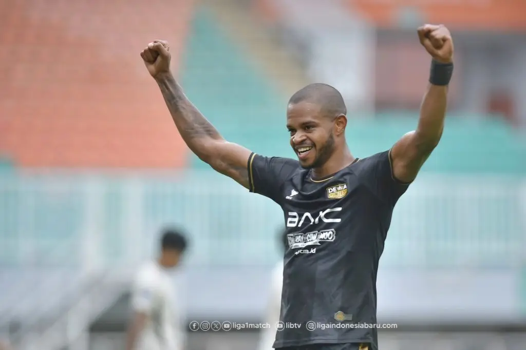 Review Pekan 22 Liga 1: Kartu Merah Pengubah Arah Hasil Pertandingan Foto : Alex Martins Ferreira jadi striker tajam di Liga 1 (c)ligaindonesiabaru.com
