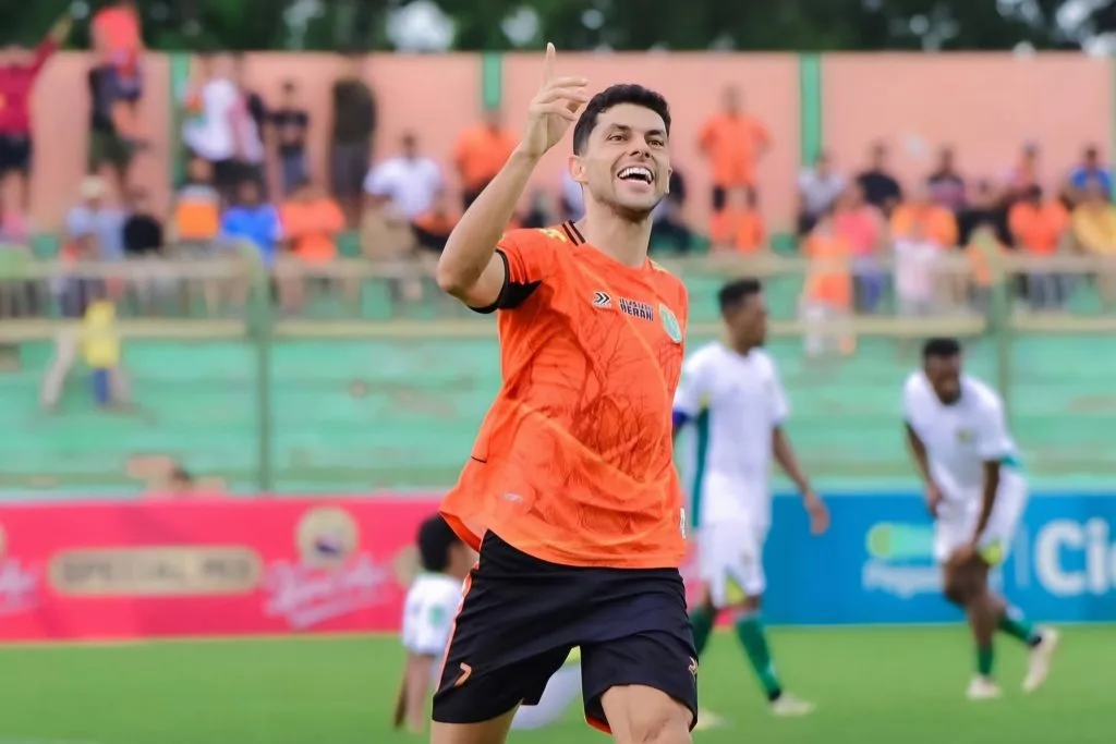 Review Play-Off Liga 2: PSMS Tangguh, Drama Menit Akhir Foto : selebrasi gol Vitor Hugo (c)instagram-persibo.bojonegoro