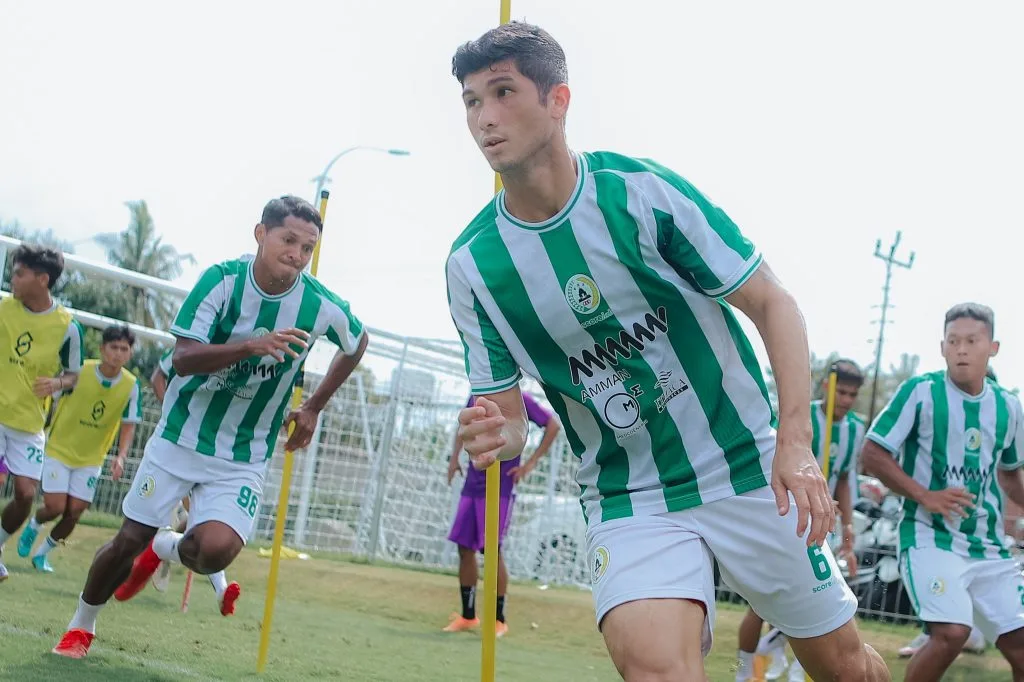 Komunikasi Tak Optimal, Pemain PSS Sleman Saling Sungkan? Foto : Kevin Gomes dalam sesi latihan tim (c)X-PSSleman