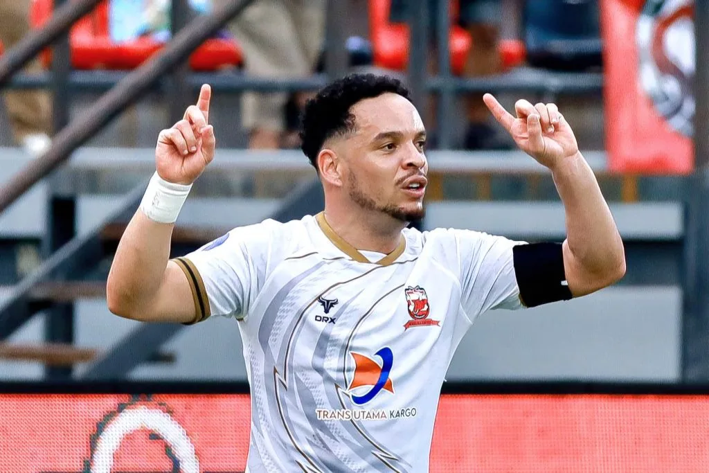 Hasil Liga 1: Barito Kalah, 2 Tim Terhindar Degradasi Foto : Lulinha berhasil membawa Madura United bertahan di Liga 1 (c)media-maduraunitedfc