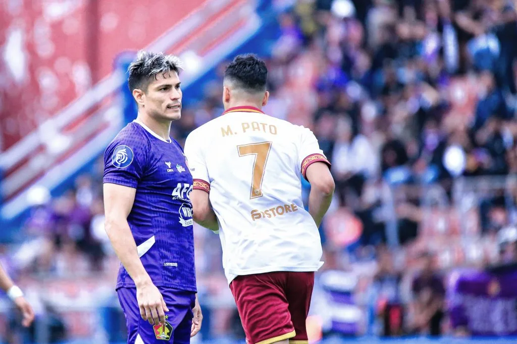 Persik Kediri Lepas Sepertiga Skuat Imbas Evaluasi Foto : Ramiro Fergonzi menatap kosong usai gawang Persik dibobol Matheus Pato (c)media-persikfc