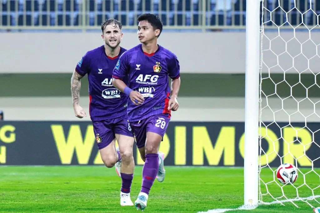 Masuk Pekan 4, Wasit Super League Mulai Dikeluhkan Foto : Irkham Mila mengantar Persik meraih 3 poin pertama di Super League (c)media-persikfc