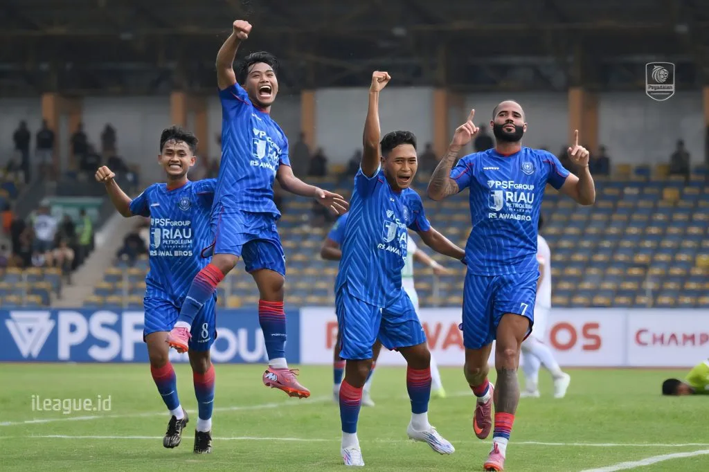 Review Pekan 25 Championship : Timur Super Seru Foto : selebrasi pemain PSPS Pekanbaru (c)ileague.id