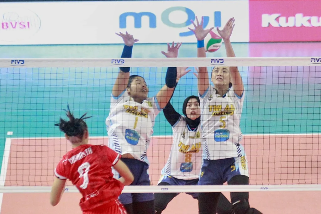 Lavani-Petro Terbaik Di Final Four 1 Livoli Foto : pemain TNI AU Electric saat blok bola (c)PBVSI