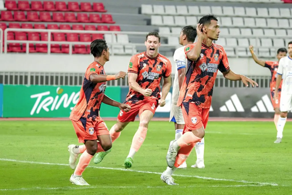 Review Pekan 12 Championship : Poin Dramatis Foto : Kendal Tornado FC jadi tim promosi terbaik di Championship (c)ileague.id