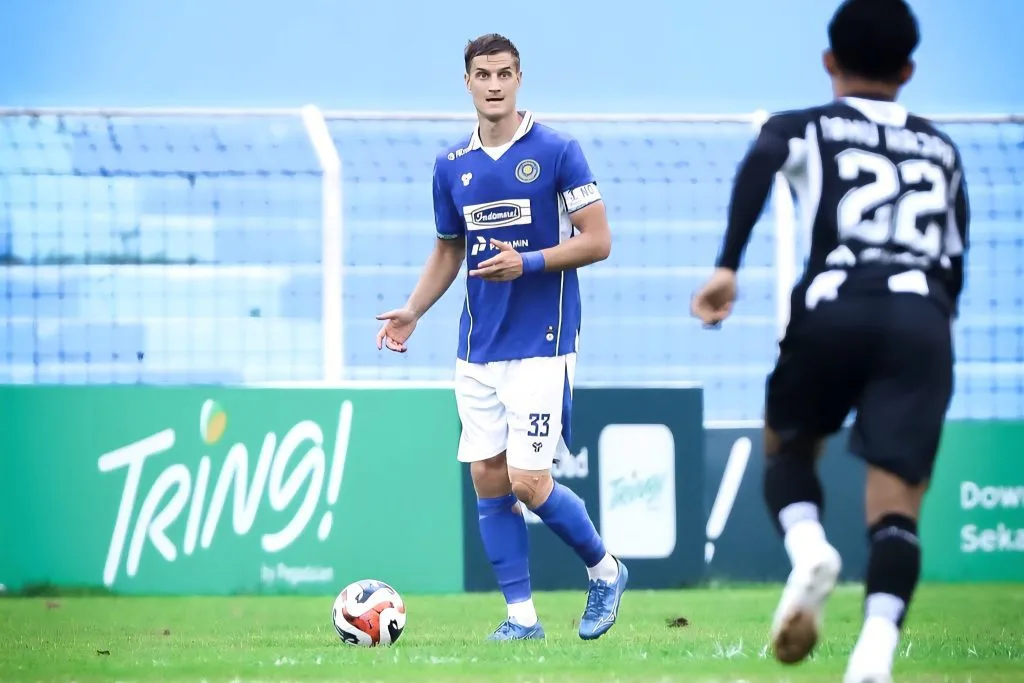 3 Tim Jateng Puasa Menang, Kini Di Zona Degradasi Foto : bek Persiku, Ivan Maric saat tampil di Championship (c)Instagram-persiku_kudus