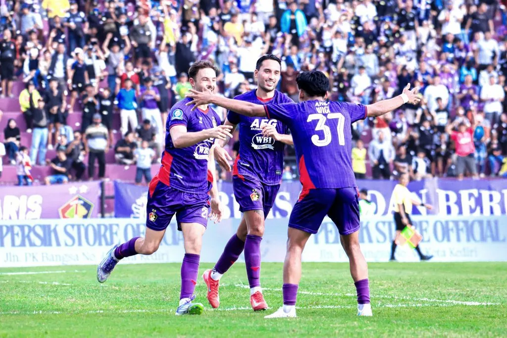 Review Pekan 8 Super League : Papan Atas Memanas Foto : Ezra Walian punya peran penting di tim Macan Putih (c)Media-PersikFC