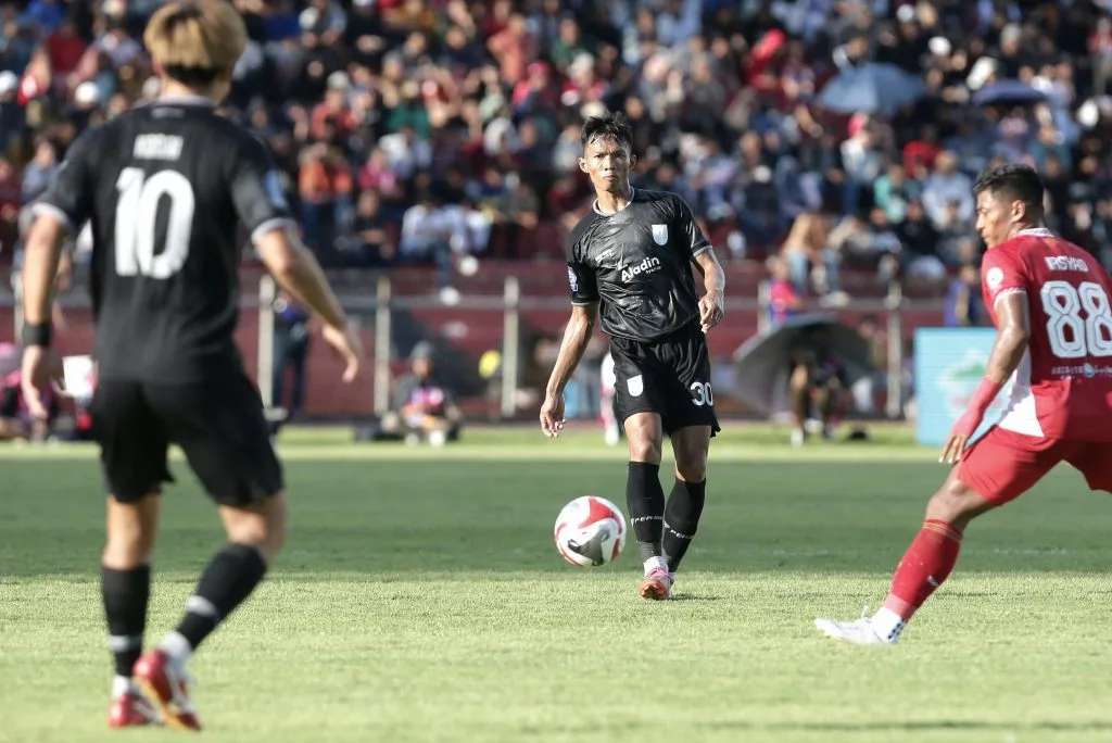 Persis Menang, Konfigurasi Zona Merah Berubah Foto : aksi Eky Taufik saat Persis Laskar Sambernyawa mengalahkan Semen Padang (c)X-persisofficial