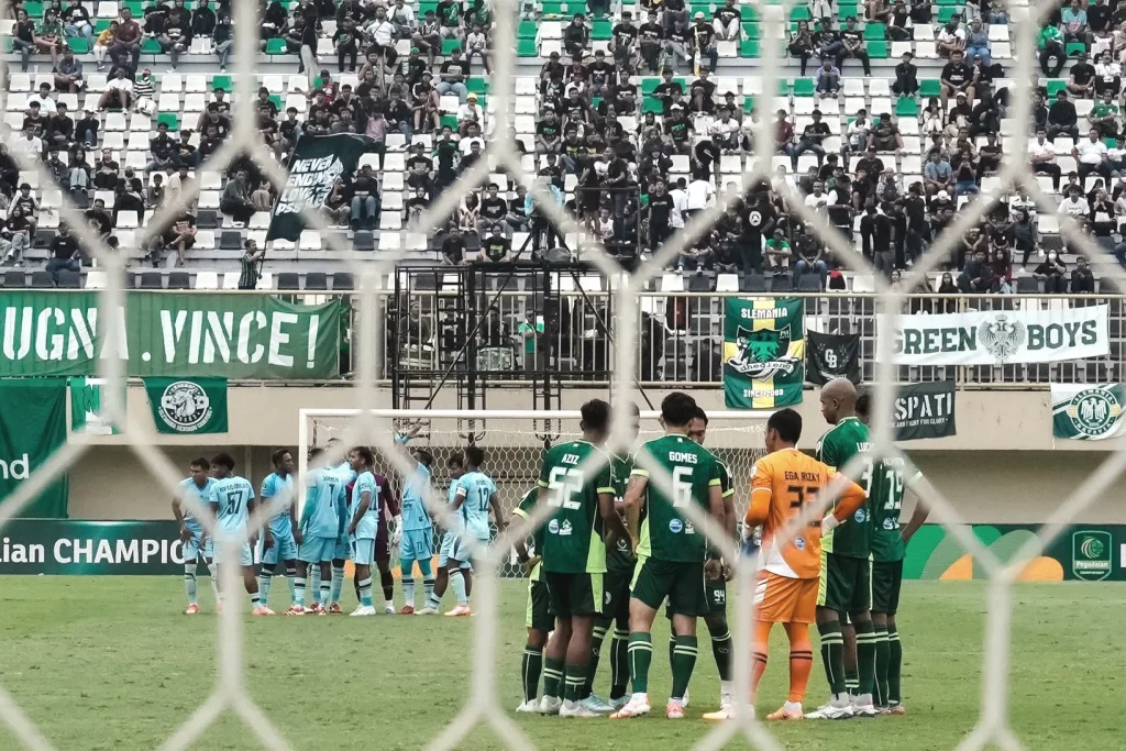 Review Pekan 17 Championship : Semarak Papua Foto : suporter PSS Sleman dalam satu laga Championship di Stadion Maguwoharjo (c)X-PSSleman