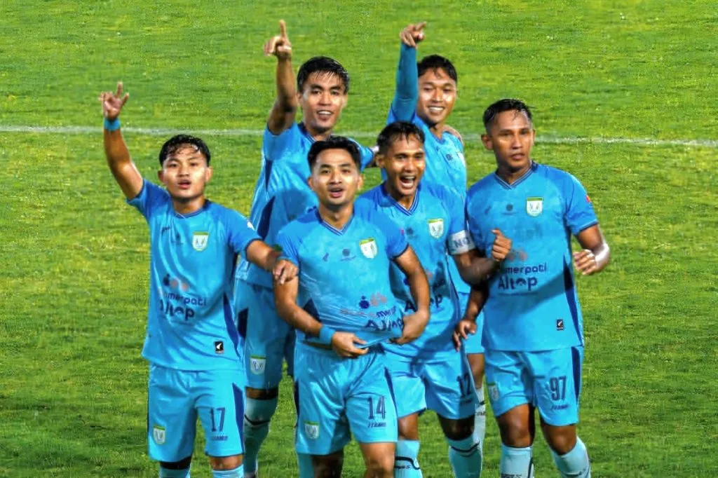 Review Pekan 25 Championship : Timur Super Seru Foto : selebrasi gol pemain Persela (c)i-league.id