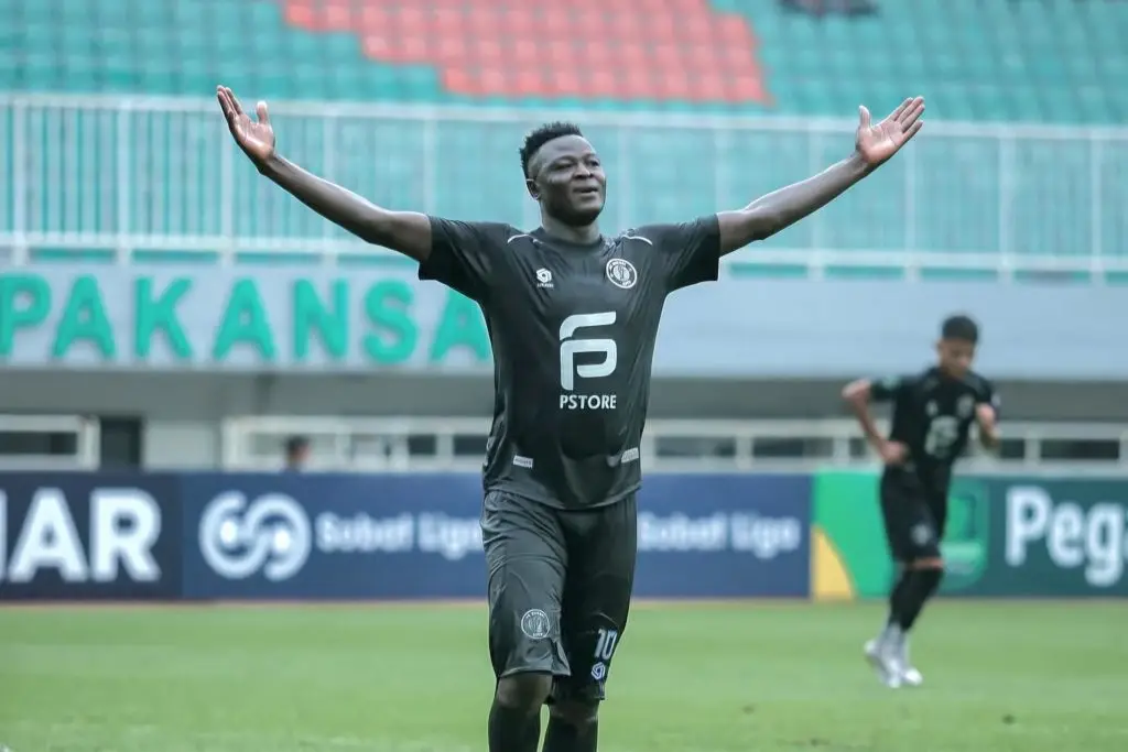 Review Pekan 17 Championship : Semarak Papua Foto : Ezechiel Ndouasel kembali tajam (c)Instagram-fcbekasi