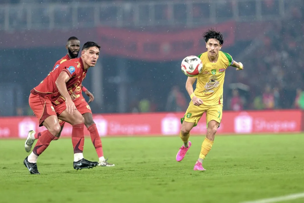 Review Pekan 27 Super League : Bawah Kian Panas Foto : Francisco Rivera terus beri kontribusi positif (c)Media-Persebaya