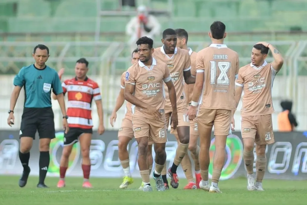 Review Pekan 29 Super League : Borneo Merapat Foto : Ricki Kambuaya konsisten antar Dewa United meraih poin (c)ileague.id
